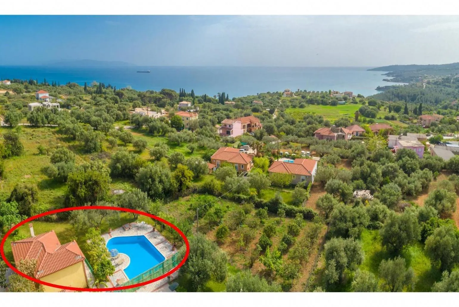 Villa Russa Dionisis Trapezaki