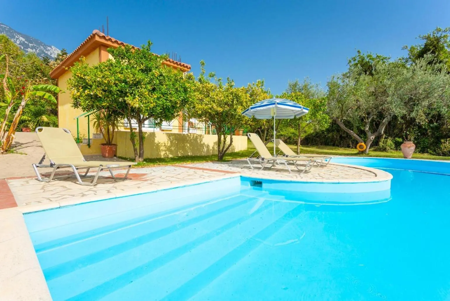 Villa Russa Dionisis Trapezaki  0*, Trapezaki (Kefalonia)